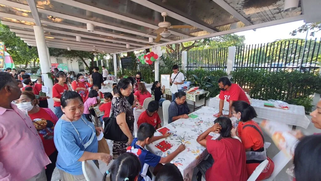 คริสต์มาสแห่งความสุข — ภาพที่ 2